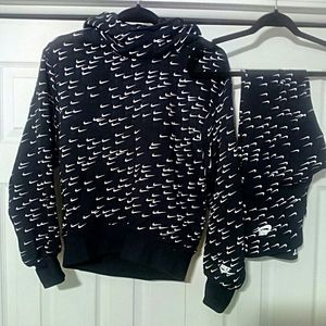 New without tags Nike swoosh hoodie & leggings